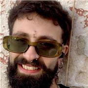 Vuoi conoscere i retroscena di come si lavora su un set? Sono la persona giusta.